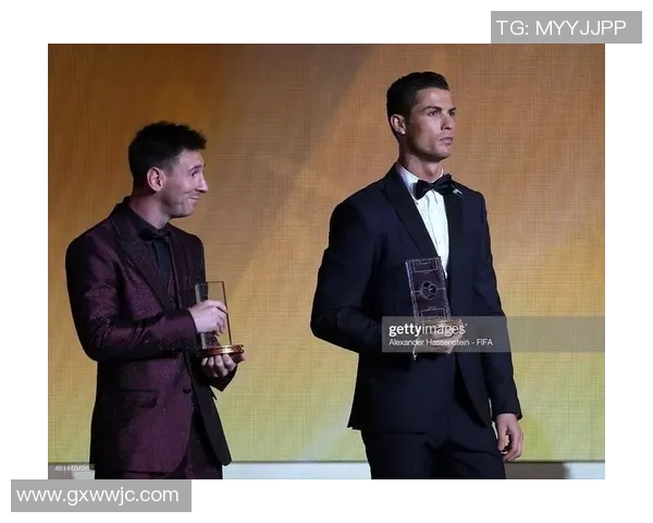 当代足球巨星同框合影展现顶级竞技魅力与时代风采